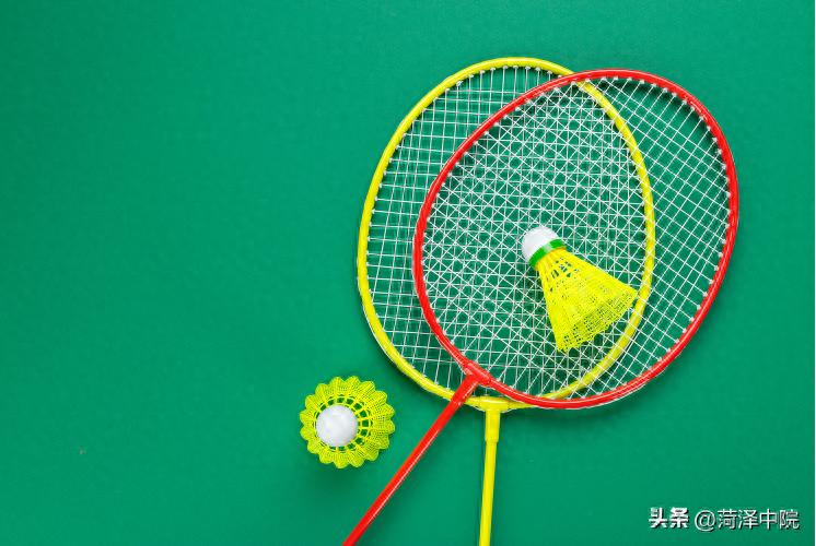 接球接到搭档脸上，该不该担责？